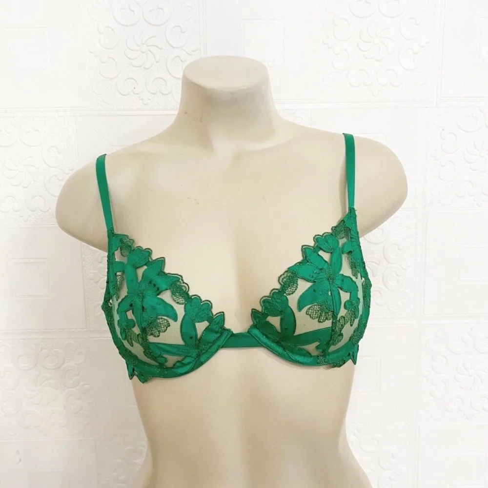 Victoria's Secret Green Lace Bra - Picture 1 of 5